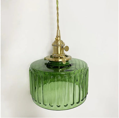 Szklana lampa wisząca w stylu vintage z ryflowanym kloszem i złotym wykończeniem
