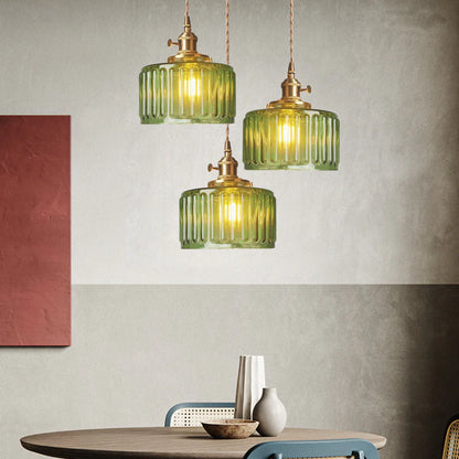 Szklana lampa wisząca w stylu vintage z ryflowanym kloszem i złotym wykończeniem