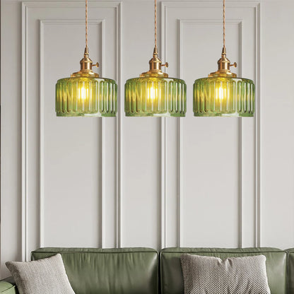 Szklana lampa wisząca w stylu vintage z ryflowanym kloszem i złotym wykończeniem