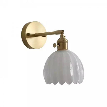 Lampa ścienna retro w kształcie kwiatu tulipana – kinkiet ze szklanym kloszem i złotym wykończeniem