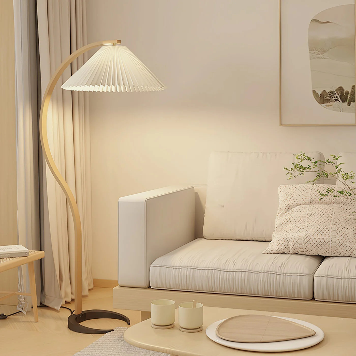Nowoczesna Lampa Podłogowa z Drewnianą Podstawą i Tkaninowym Kloszem