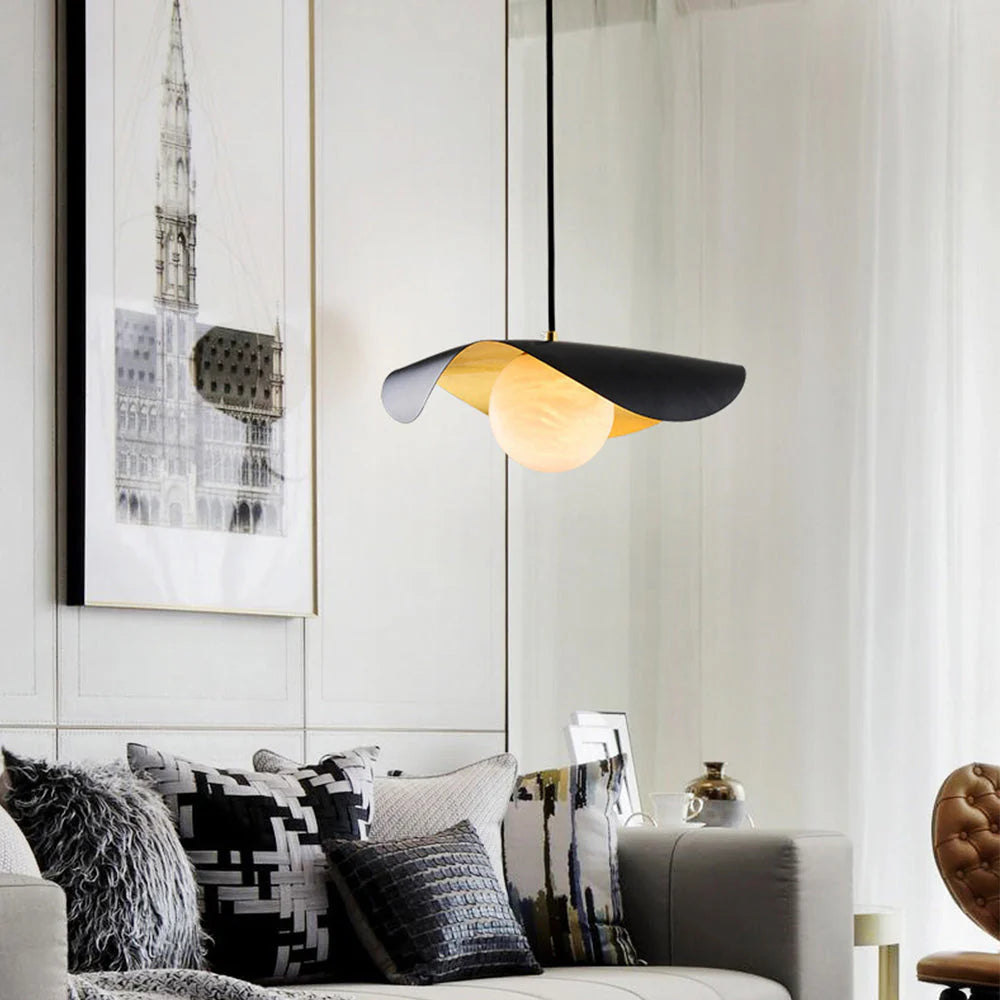 Designerska Lampa Wisząca z Kloszem w Kształcie Kuli i Falującą Osłoną