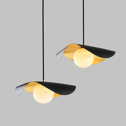 Designerska Lampa Wisząca z Kloszem w Kształcie Kuli i Falującą Osłoną