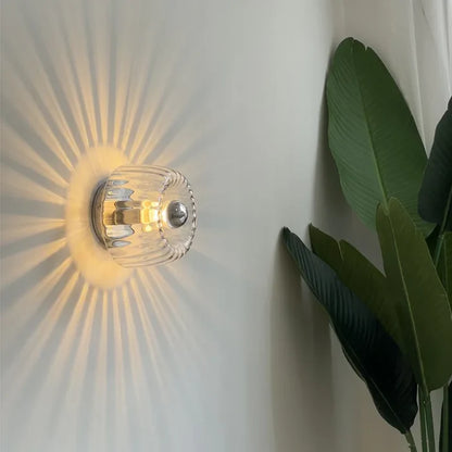 Elegancka lampa sufitowa szklana z kryształowym designem