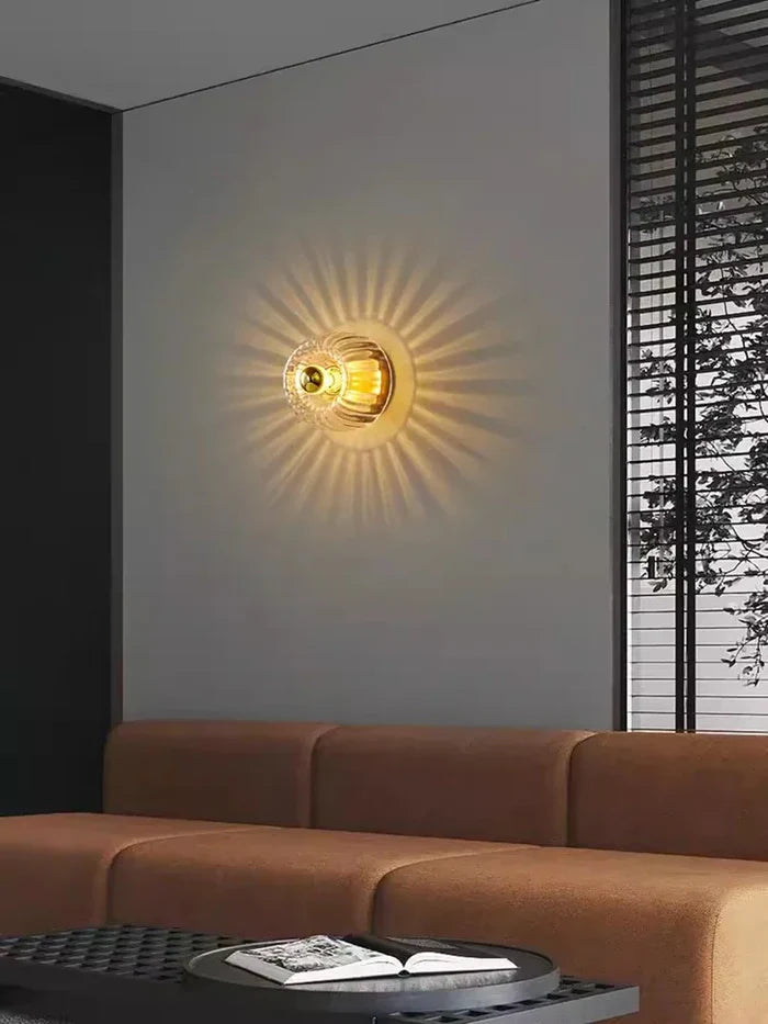 Elegancka lampa sufitowa szklana z kryształowym designem
