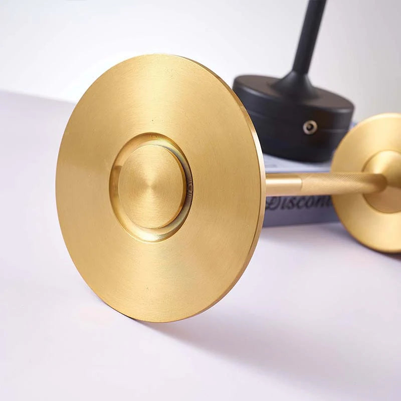 Elegancka lampka stołowa LED – metalowa, ładowana USB, nowoczesny design