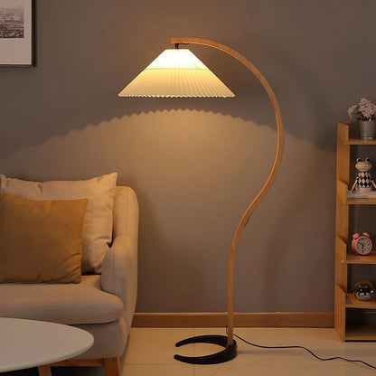 Nowoczesna Lampa Podłogowa z Drewnianą Podstawą i Tkaninowym Kloszem