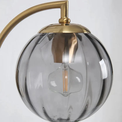 Kinkiet złoty z prążkowanym kloszem – Lampa ścienna