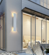 Nowoczesna Zewnętrzna Lampa Elewacyjna – Kinkiet LED Góra/Dół, Wodoodporny, Pionowy Design