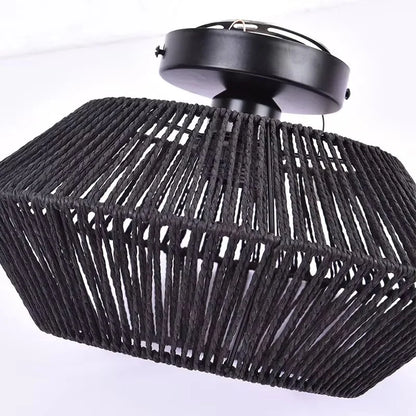 Lampa sufitowa z ażurowym kloszem – nowoczesny plafon w stylu boho lub industrialnym