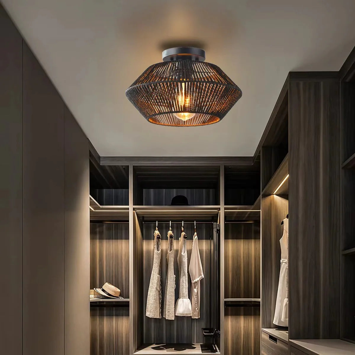 Lampa sufitowa z ażurowym kloszem – nowoczesny plafon w stylu boho lub industrialnym