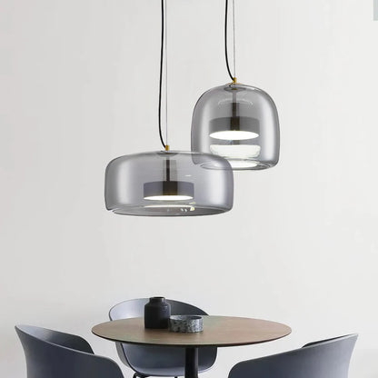 Szklana lampa wisząca LED w stylu nowoczesnym – minimalistyczny klosz i złote wykończenie
