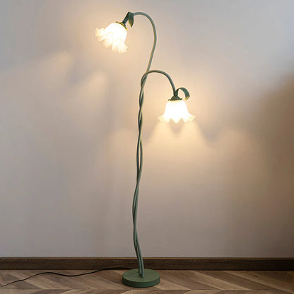 Lampa stojąca w stylu retro – podłogowa lampa kwiatowa z kloszami w kształcie lilii
