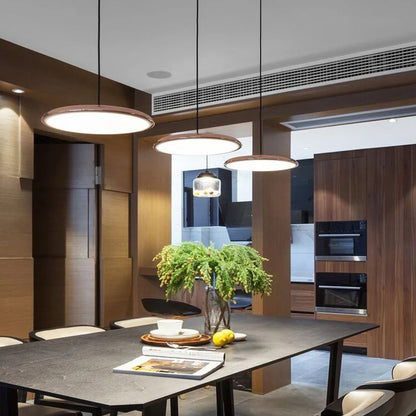 Nowoczesna lampa wisząca LED – ultracienki klosz, designerskie oświetlenie sufitowe do salonu lub jadalni