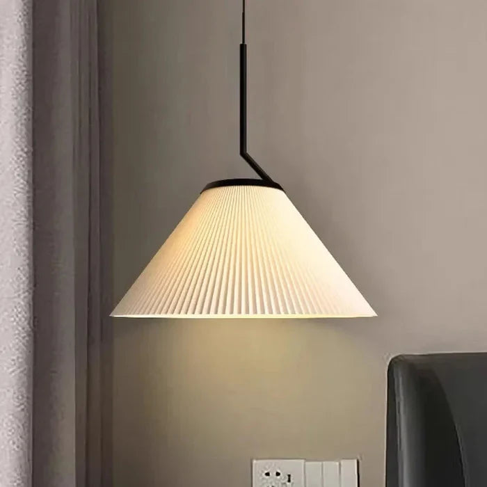 Minimalistyczna Lampa Wisząca z Tkaninowym Kloszem