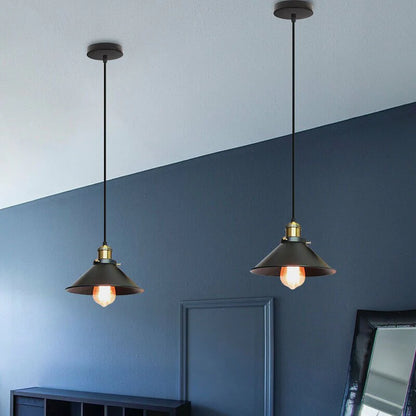 Industrialna Lampa Wisząca z Metalowym Kloszem