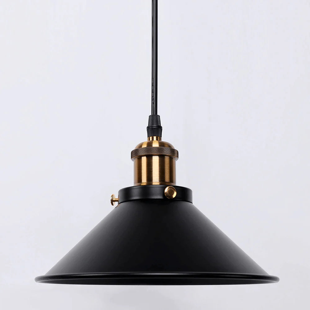 Industrialna Lampa Wisząca z Metalowym Kloszem