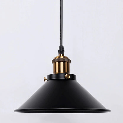 Industrialna Lampa Wisząca z Metalowym Kloszem