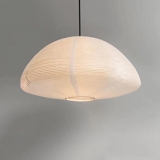 Nowoczesna Lampa Wisząca z Papieru z Delikatnym Prążkowaniem  – Minimalistyczna Elegancja