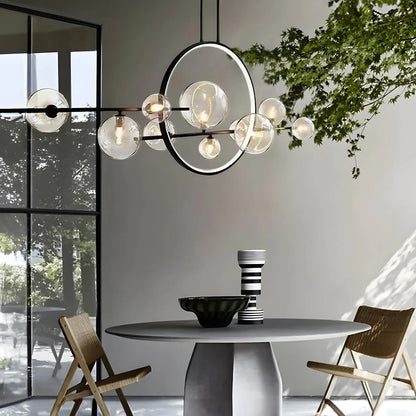 Nowoczesna lampa sufitowa z kulistymi kloszami i geometrycznym pierścieniem led