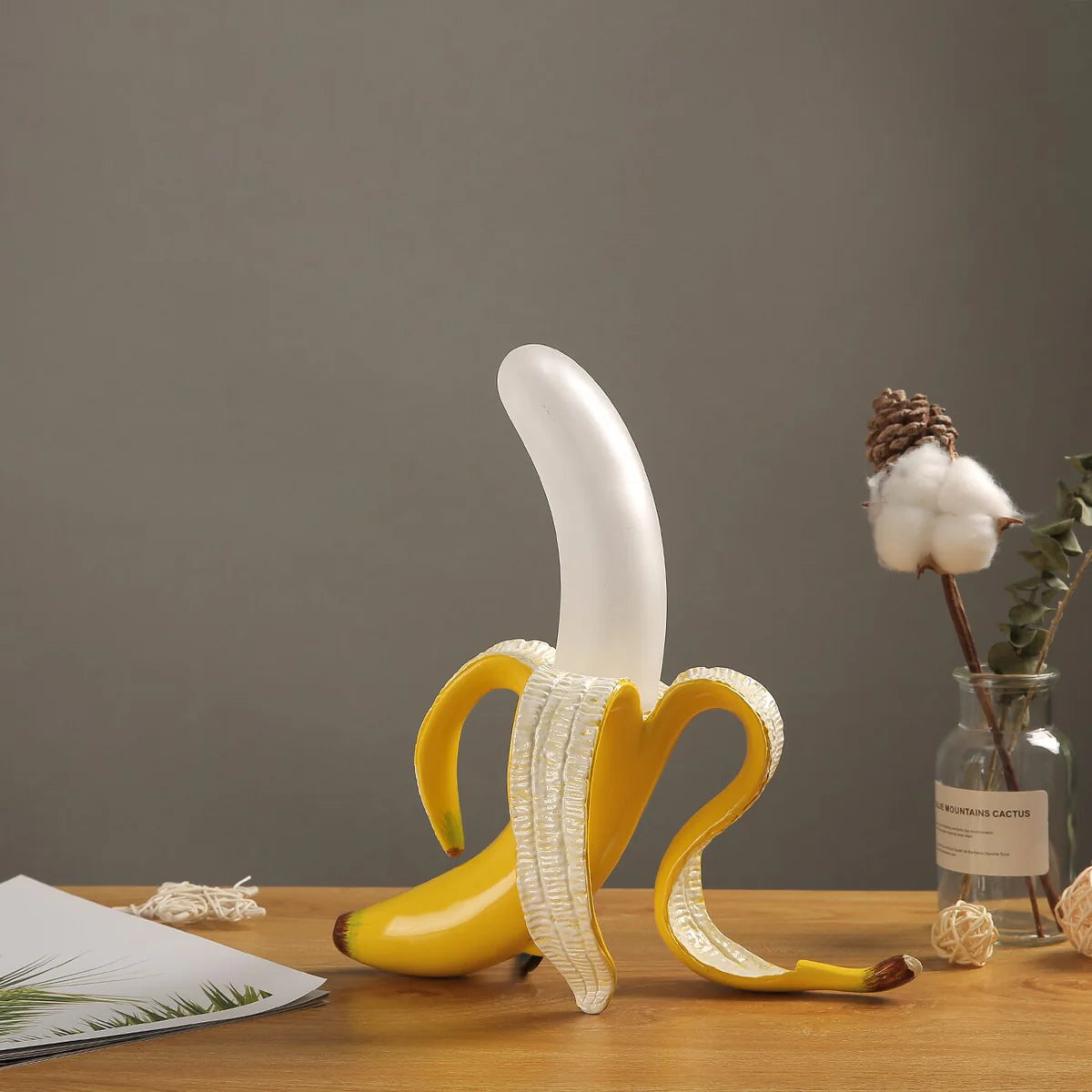 Designerska lampa LED w kształcie banana – dekoracyjna lampka stołowa, nowoczesny styl
